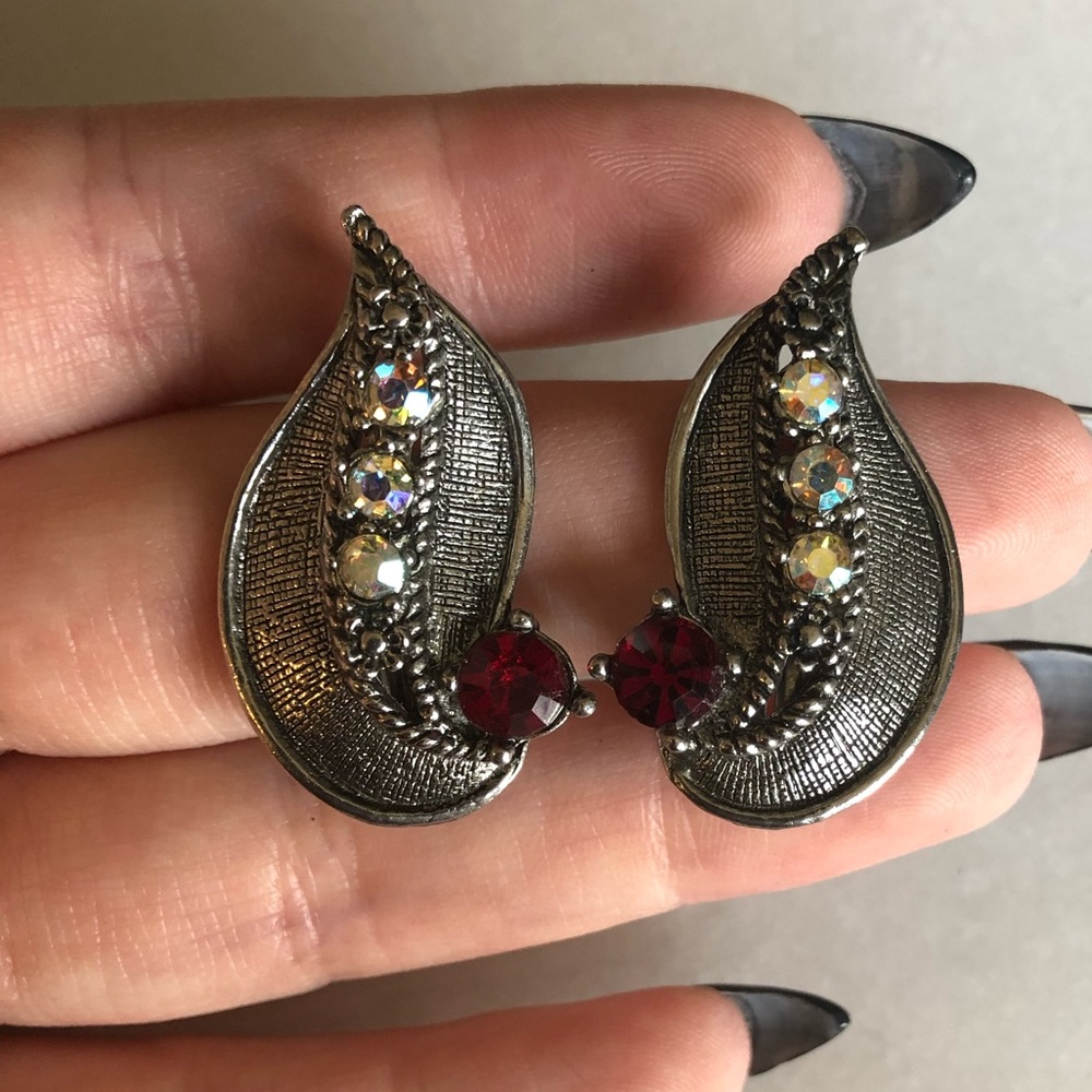 Vintage Clip On Earrings